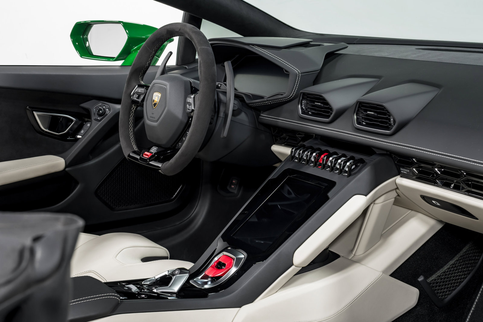 Used 2022 Lamborghini Huracan EVO RWD image 30