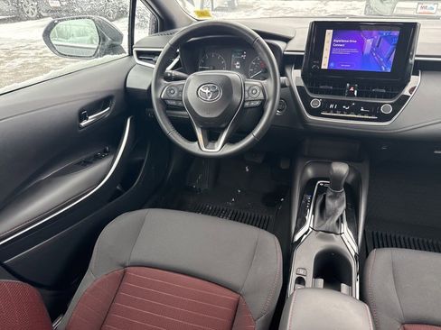 Used 2025 Toyota Corolla SE image 11