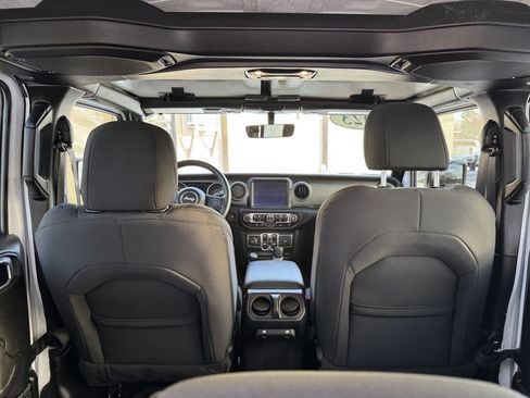 Used 2023 Jeep Wrangler Unlimited Willys image 19