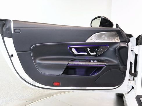 Used 2022 Mercedes-Benz SL 63 AMG 4MATIC w/ Driver Assistance Package image 17