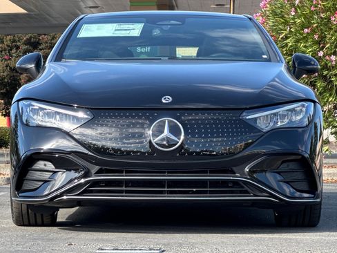 New 2026 Mercedes-Benz EQE 320 4MATIC Sedan image 6