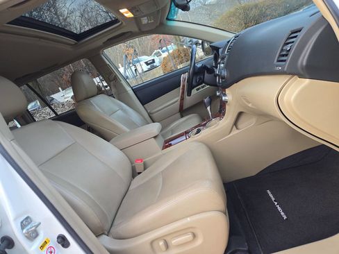Used 2013 Toyota Highlander Limited image 28