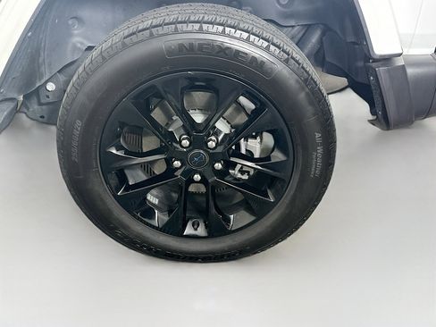 Used 2024 Jeep Wrangler Sahara w/ Safety Group image 11