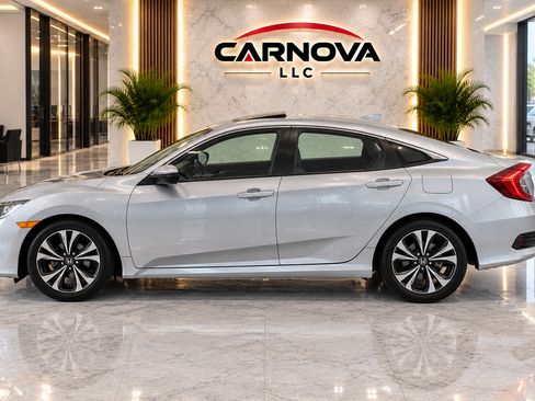 Used 2019 Honda Civic EX image 5