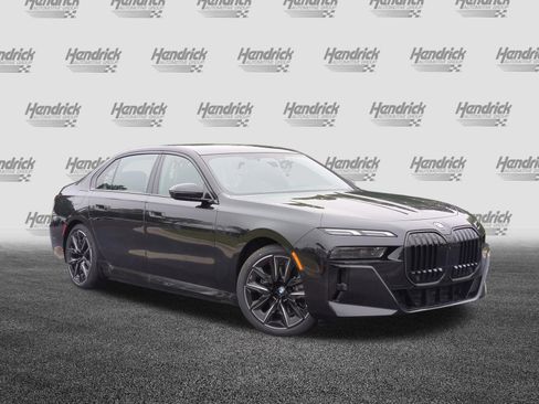 New 2026 BMW i7 xDrive60 AWD/4WD image 2