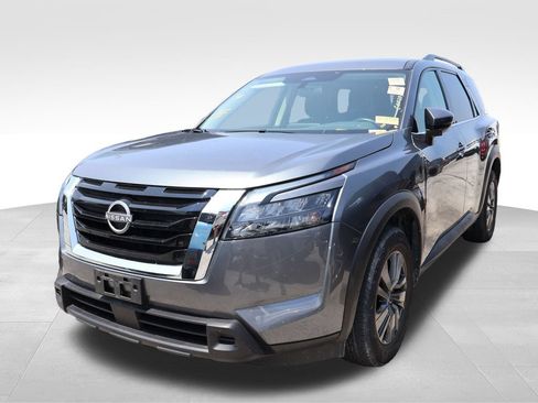 Used 2025 Nissan Pathfinder SV AWD/4WD image 2
