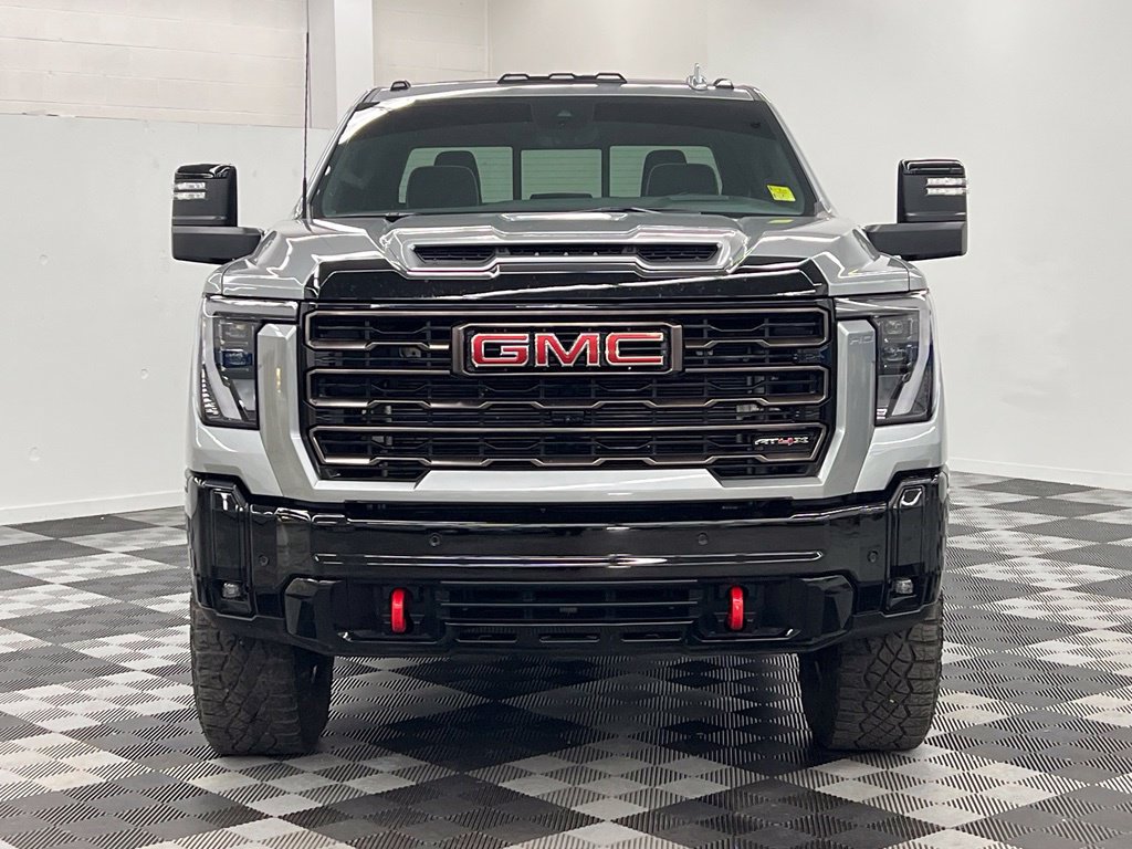 Used 2025 GMC Sierra 2500 AT4X AWD/4WD image 2