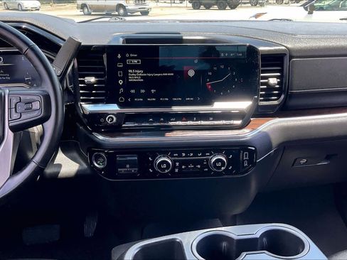 Used 2025 GMC Sierra 1500 SLT RWD image 14