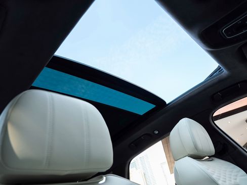 Certified 2025 Bentley Bentayga image 61