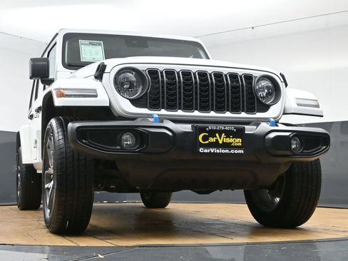 Used 2024 Jeep Wrangler Unlimited w/ Convenience Group AWD/4WD image 52