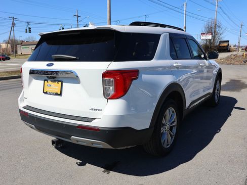 Used 2023 Ford Explorer XLT w/ Equipment Group 202A image 7