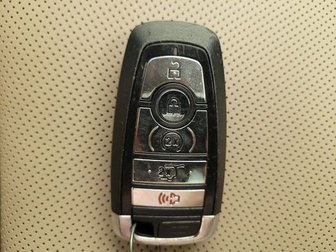 Used 2022 Lincoln Corsair AWD w/ Equipment Group 101A image 32