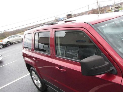 Used 2014 Jeep Patriot Latitude FWD image 43