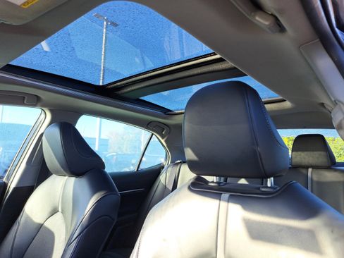 Used 2022 Toyota Camry XSE image 14