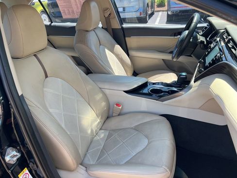 Used 2018 Toyota Camry XLE FWD image 23
