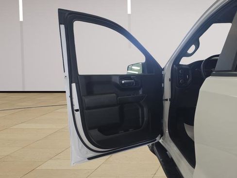 Used 2023 Chevrolet Silverado 1500 Custom image 10