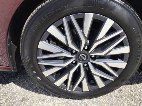 Used 2025 Nissan Altima 2.5 SV image 31