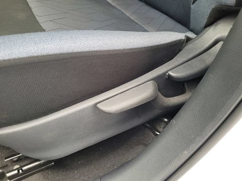 Used 2025 Nissan Versa SV FWD image 13