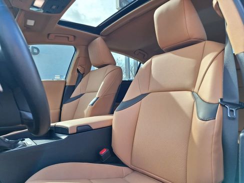 Used 2025 Lexus ES 350 w/ Premium Package image 23