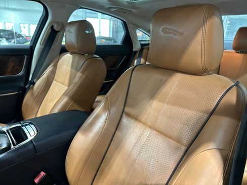 Used 2016 Jaguar XJ R-Sport RWD image 46