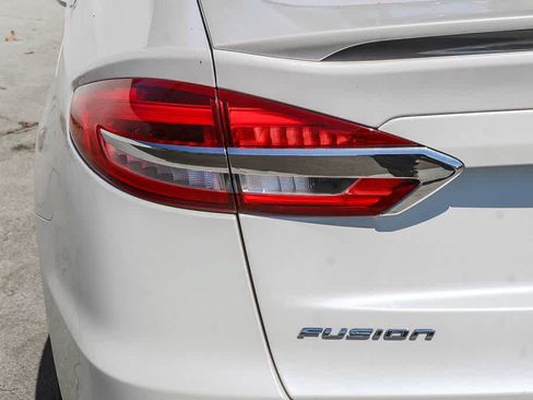 Used 2020 Ford Fusion SE w/ Equipment Group 151A FWD image 7