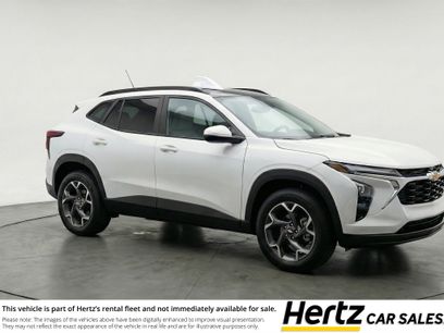 Used 2025 Chevrolet Trax LT