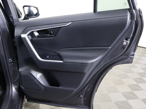 Used 2019 Toyota RAV4 LE image 23