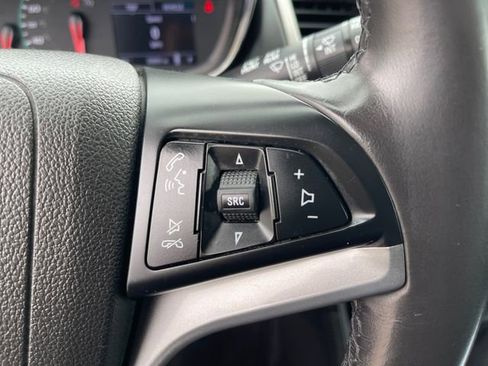 Used 2020 Chevrolet Trax LT w/ Driver Confidence Package FWD image 29