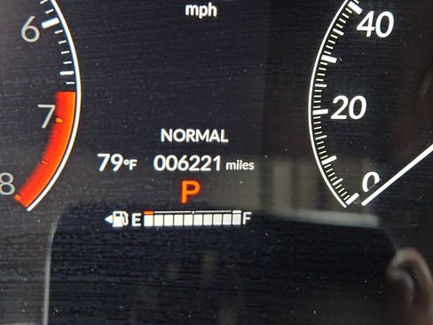 Certified 2025 Honda HR-V LX image 13