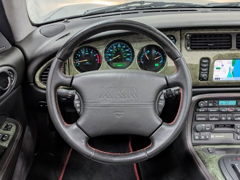 Used 2001 Jaguar XKR Convertible image 35