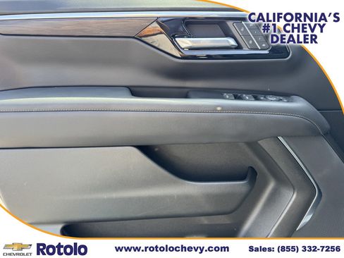 Used 2025 Chevrolet Suburban Z71 AWD/4WD image 19