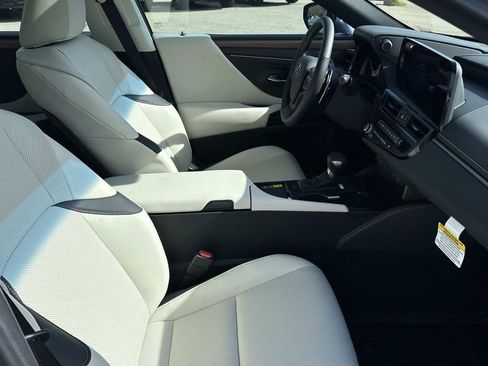 New 2025 Lexus ES 350 w/ Premium Package image 12