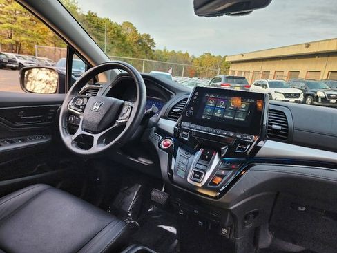 Used 2023 Honda Odyssey Touring image 13