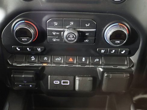 Used 2019 Chevrolet Silverado 1500 LTZ image 44