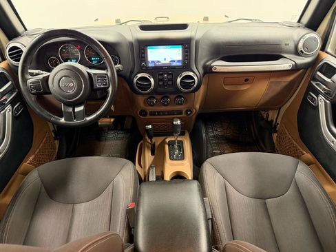 Used 2017 Jeep Wrangler Unlimited Sahara w/ Trailer Tow Group AWD/4WD image 24