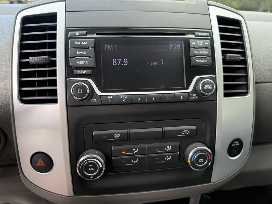 Used 2018 Nissan Frontier SV AWD/4WD image 24