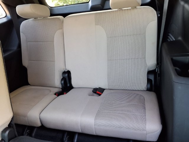 Used 2023 Chevrolet Traverse LS FWD image 12
