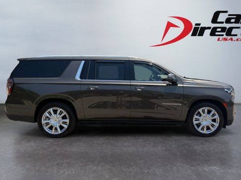 Used 2021 Chevrolet Suburban High Country AWD/4WD image 17