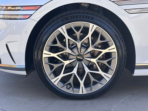 Used 2025 Genesis G90 3.5T image 9