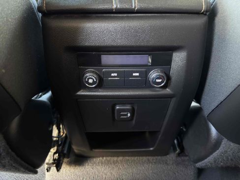 Used 2019 Chevrolet Traverse LT w/ LPO, Floor Liner Package image 31