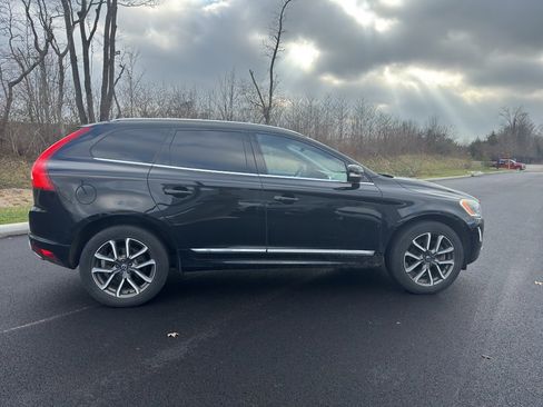Used 2017 Volvo XC60 T6 Dynamic w/ Preferred Option Package image 6