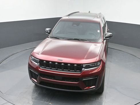 New 2026 Jeep Grand Cherokee L Limited w/ Limited Altitude Package AWD/4WD image 34
