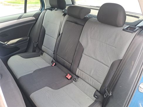 Used 2016 Volkswagen e-Golf SE image 12