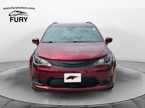 Used 2019 Chrysler Pacifica Touring Plus FWD image 8