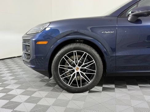 Certified 2026 Porsche Cayenne E-Hybrid Coupe AWD/4WD image 25