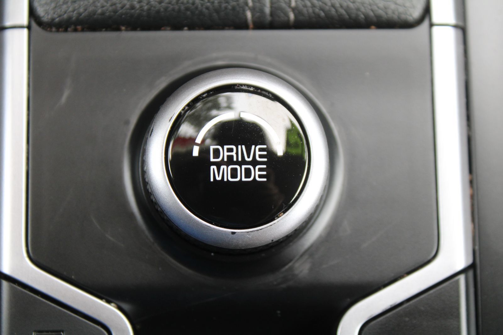 Certified 2025 Kia Sorento S FWD image 35