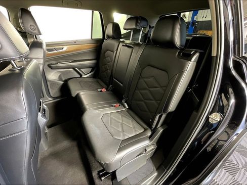 Used 2024 Volkswagen Atlas SE image 36