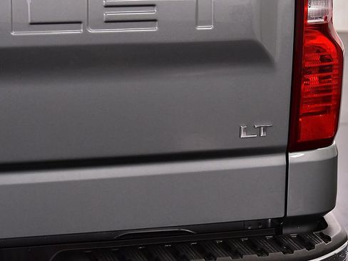 Used 2023 Chevrolet Silverado 1500 LT AWD/4WD image 13