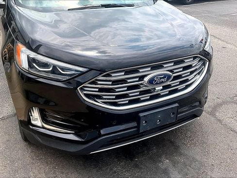 Used 2021 Ford Edge Titanium w/ Equipment Group 301A FWD image 5