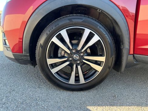 Used 2019 Nissan Kicks SR w/ Interior Electronics Package FWD image 25
